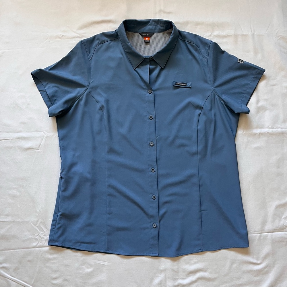 Eddie Bauer FreeDry Short Sleeve Vented Button Collar Shirt, Women’s 2XL, Blue